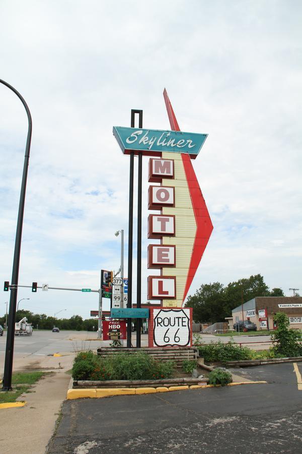 Skyliner Motel Stroud Exterior foto